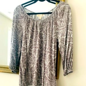 Michael Kors grey printed scoop neck blouse. Size M.